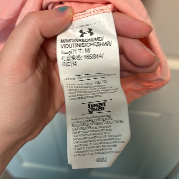 Under Armour Loose Fit Heatgear Peach and Navy T Shirt - Picture 6 of 9
